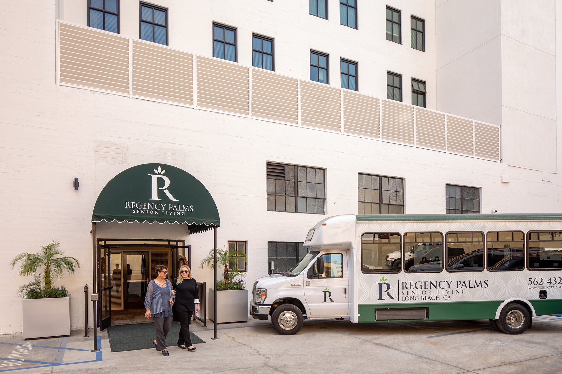 Regency Palms Senior Living in Long Beach, CA