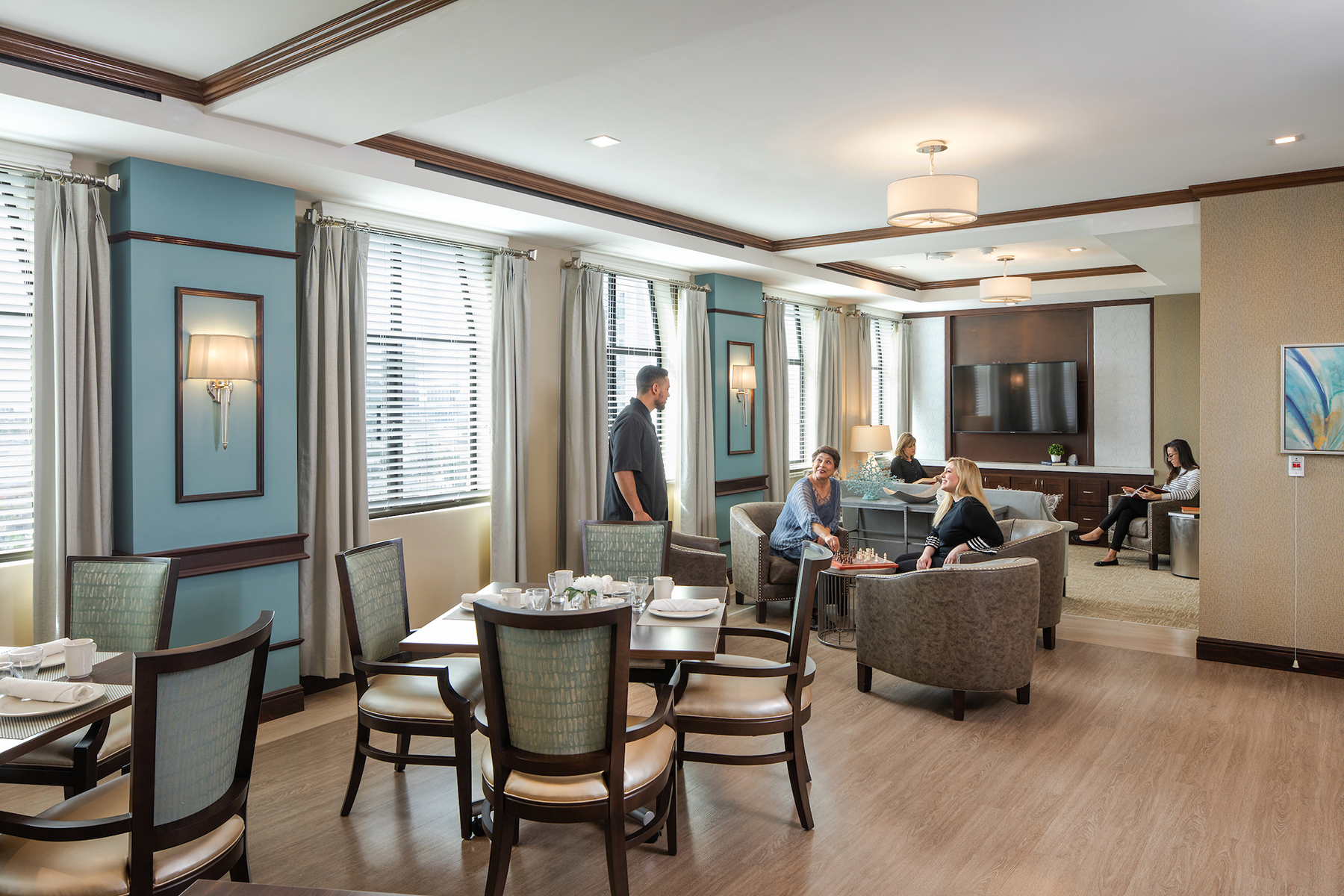 Regency Palms Senior Living in Long Beach, CA
